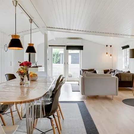 Gunlef - 50m From The Sea By Interhome 펜션